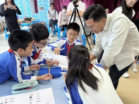 深港教育携手探AI 智慧教研共创未来—— 罗湖区 2025 年粤港澳姊妹学校交流研讨活动