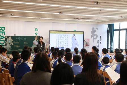 深港教育携手探AI 智慧教研共创未来—— 罗湖区 2025 年粤港澳姊妹学校交流研讨活动