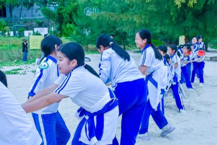 深圳市怡景小学举行4-6年级社会实践活动