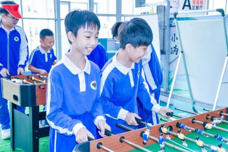 深圳市怡景小学举行4-6年级社会实践活动