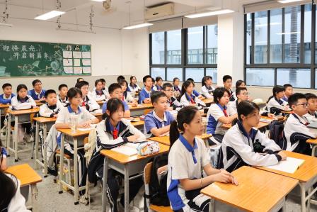 筑牢法治防线，守护青春同行 ——翠园文锦中学开展校园防欺凌安全教育知识宣讲