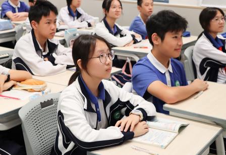 筑牢法治防线，守护青春同行 ——翠园文锦中学开展校园防欺凌安全教育知识宣讲