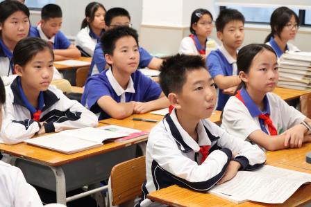 筑牢法治防线，守护青春同行 ——翠园文锦中学开展校园防欺凌安全教育知识宣讲