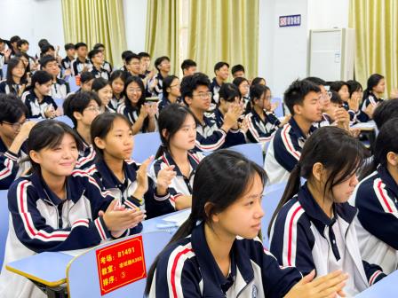 深汕同心促均衡，德育帮扶共成长 ——深圳市翠园文锦中学赴陆丰市碣石中学开展教育帮扶交流活动