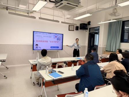 新质课堂破局，AI + 教案创新驱动教学变革 ——红桂中学承办罗湖区初中生物教研活动