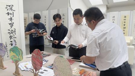罗湖区教育局副局长高星莅临罗湖外语小学指导工作