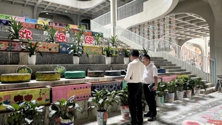 罗湖区教育局副局长高星莅临罗湖外语小学指导工作