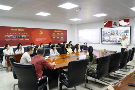 聚合内力  暖心前行 ——凤光小学召开教学共同体工作会议