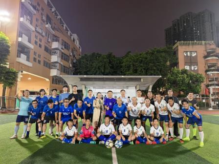  绿茵联动促融合 贯通培养向未来 ——未来教育集团罗湖实验学校与凤光小学成功举办足球联谊活动