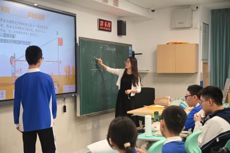 新质奋楫领航向，擘画精研新课堂  —— “百人听千课” 活动深度赋能桂园中学教育改革