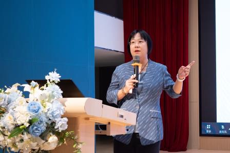 竹梦扬帆乘风起 同心携手育英才——深圳市翠竹外国语实验学校召开2025年秋季家长会
