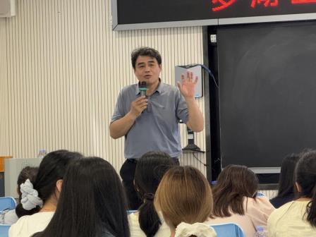 罗湖区小学数学“破茧逐梦”系列研讨活动在翠北实验小学顺利举行