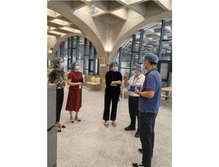 罗湖区教育局纪工委书记马莉到罗湖外语小学调研校园餐安全工作