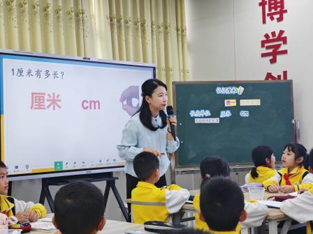 教育帮扶促成长，携手共进绽芳华——深圳市螺岭外国语实验学校赴怀集县实验小学开展送教送培活动