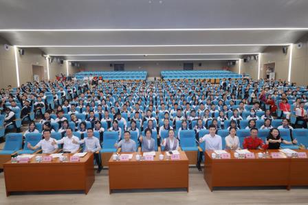 潮涌鹏城少年志，桂园红映栋梁才——2025年度深圳“新时代好少年”先进事迹发布活动在桂园中学举行