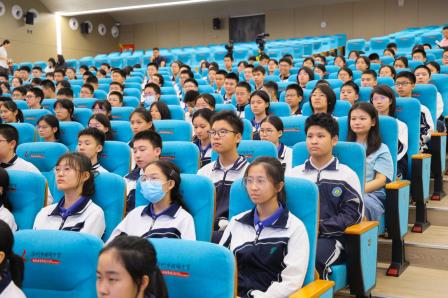 潮涌鹏城少年志，桂园红映栋梁才——2025年度深圳“新时代好少年”先进事迹发布活动在桂园中学举行