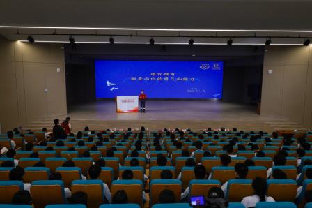 潮涌鹏城少年志，桂园红映栋梁才——2025年度深圳“新时代好少年”先进事迹发布活动在桂园中学举行