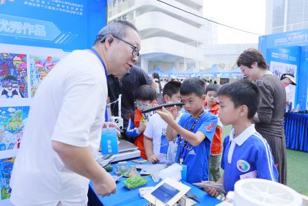 科创筑梦，智启未来——深圳市螺岭教育集团仙桐实验小学闪耀罗湖区第八届大创客节
