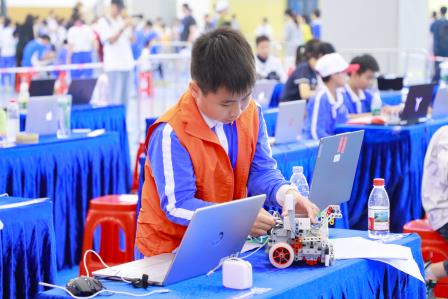 科创筑梦，智启未来——深圳市螺岭教育集团仙桐实验小学闪耀罗湖区第八届大创客节