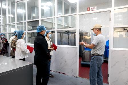 家校携手，共筑“舌尖上的幸福” ——我校膳食监督委员会换届选举暨聘任仪式圆满举行