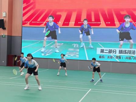 燃情十五运·羽动少年时——深圳市怡景小学举行2025年“校长杯”羽毛球联赛暨“艺”享十五运跨学科主题学习活动