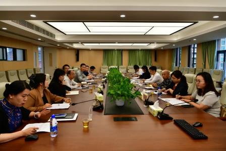 松影摇书径智润童年 泉声入课堂新滋童心--深圳市松泉实验学校小学部举行“百人听千课”教学研讨活动