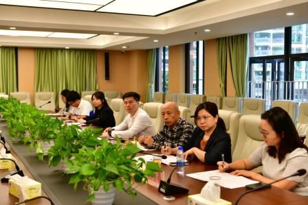 松影摇书径智润童年 泉声入课堂新滋童心--深圳市松泉实验学校小学部举行“百人听千课”教学研讨活动