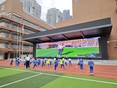 松影摇书径智润童年 泉声入课堂新滋童心--深圳市松泉实验学校小学部举行“百人听千课”教学研讨活动