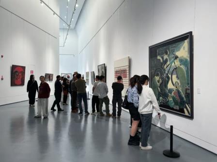 罗外初中教师作品参与粤港澳大湾区美术家联盟漆画优秀作品展