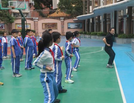 AI赋能新课堂 “活力”课堂促发展————罗湖区中小学“百人听千课”专家团队走进人民小学