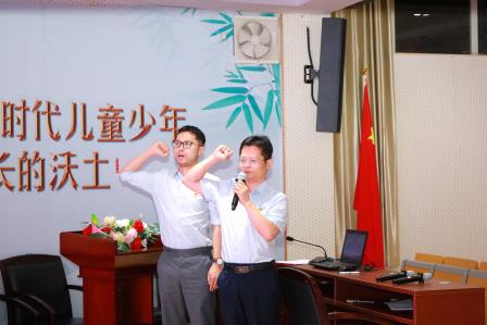 罗湖实验学校第二党支部开展弘扬罗湖先锋精神学习活动
