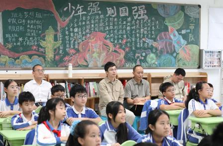 AI“智”赋课堂，视导引领提质——罗湖区“百人听千课”活动走进罗湖教科院附属学校