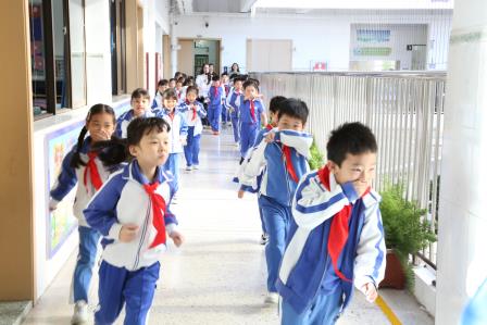 防患未“燃”，安全“童”行——深圳市莲南教育集团安芳小学开展消防安全系列活动