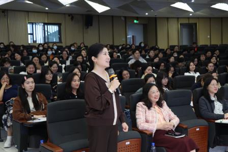 诗韵润教坛 匠心启诗心 ——罗湖区“中华诗教”第二期巡讲活动在深圳市泰宁小学成功举办