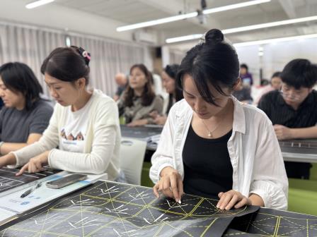 规范书写 赋能课堂 ——湖贝小学开展粉笔字专项培训