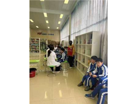 守护 “视” 界明朗 ——深圳市笋岗小学进行低年级视力筛查，家委志愿者暖心助力