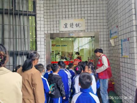 守护 “视” 界明朗 ——深圳市笋岗小学进行低年级视力筛查，家委志愿者暖心助力