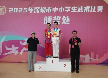喜报！包揽双冠，闪耀全场！桂园中学武术队斩获市锦标赛团体季军！