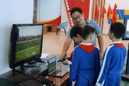科技点亮梦想，创新成就未来 ——深圳市罗湖小学举办2025年校园科技节