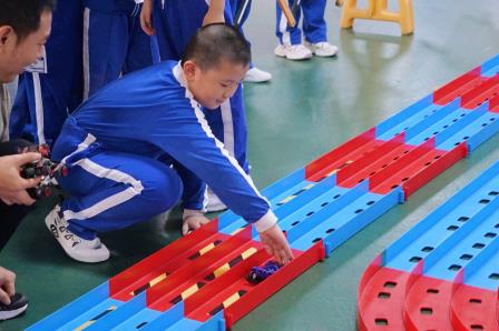科技点亮梦想，创新成就未来 ——深圳市罗湖小学举办2025年校园科技节