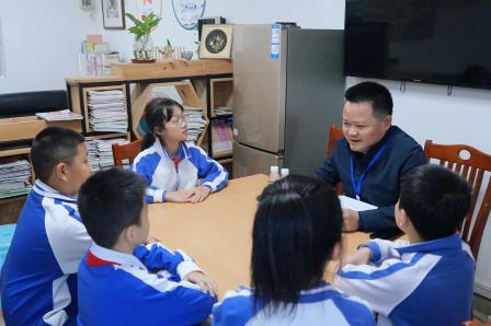 第八责任区督学莅临罗湖小学开展“全覆盖、起底式”专题摸排