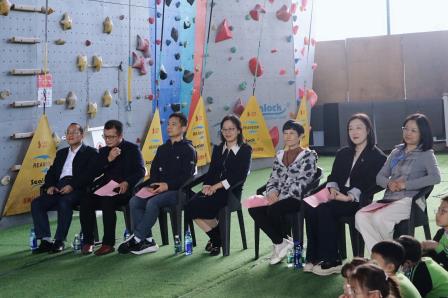 三地少年竞攀  湾区同心筑梦 ——罗湖小学粤港澳姊妹学校攀岩联谊活动圆满举行