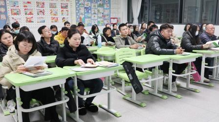 以爱为壤，以伴为光——湖贝小学举办秋季家长会