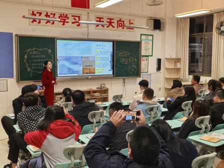 淘小寒夜聚首话成长 家校同心共育待花开 ——淘金山小学召开一年级家长会