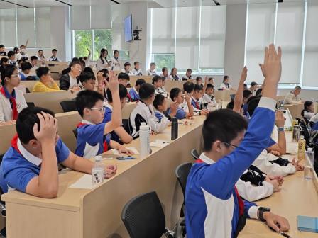 当少年遇上“AI+生命科学”： 我校学子赴西丽湖论坛科普盛宴