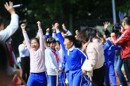 以汗水为墨，书写运动热爱 ——华丽小学第二十一届体育文化节精彩绽放