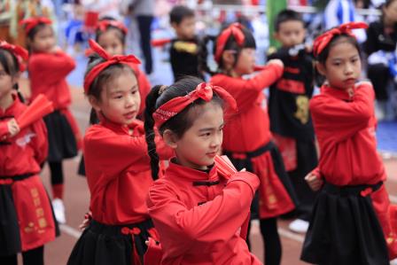 以汗水为墨，书写运动热爱 ——华丽小学第二十一届体育文化节精彩绽放