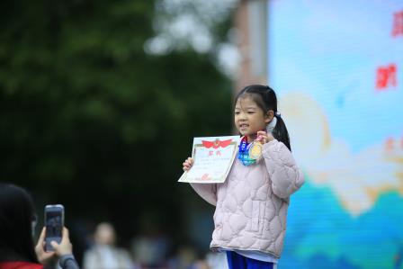 以汗水为墨，书写运动热爱 ——华丽小学第二十一届体育文化节精彩绽放