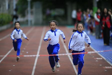 以汗水为墨，书写运动热爱 ——华丽小学第二十一届体育文化节精彩绽放