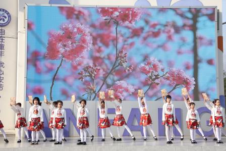 恰是书香漫安芳，阅读点亮成长路——深圳市莲南教育集团安芳小学开展读书节系列活动